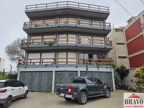 Departamento 2 ambientes, en venta c/ balcon y cochera en Zona Centro
