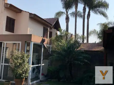 Casa en venta - 3 Dormitorios 2 Baños - Merlo