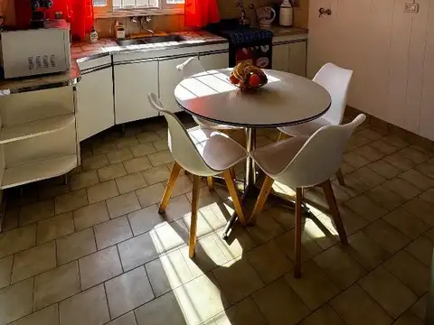 Depto Tipo Casa 4 ambientes con 2 baños