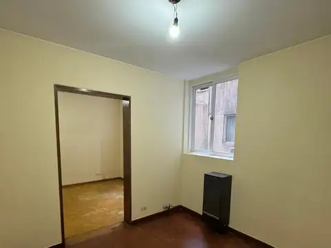 Oficina 3 ambientes en planta baja en Calle Mitre y Pedro Molina , Ciudad de Mendoza