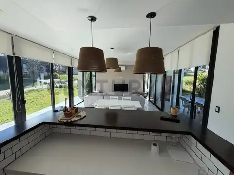 Casa en Alquiler en Barrancas De San Benito, USD 1.300