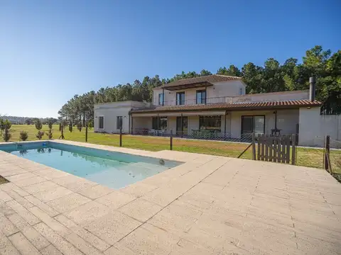 Venta casa 5 amb 1 HA La Macarena pileta crédito 