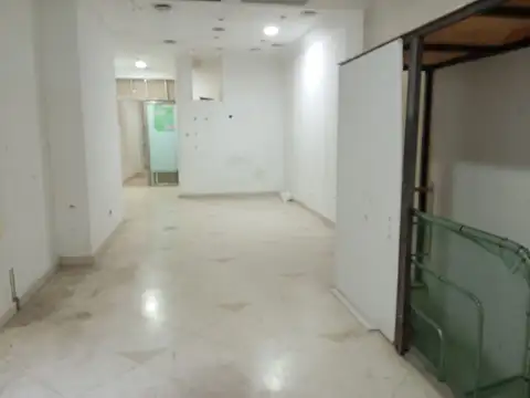 Local en alquiler en Olivos sobre Av Maipu 2348