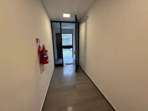 Gobernador Carlos Tejedor 300, Piso 1°