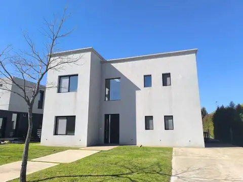 Casa en Alquiler de 4 dormitorios