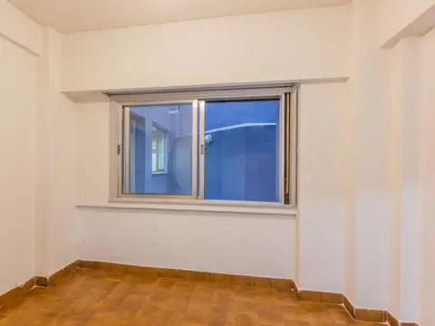 Venta 2 ambientes con Patio en Belgrano/Coghlan