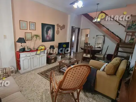 Casa 5 ambientes con 2 baños