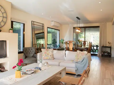 VENTA CASA PREMIUM 5 AMB DEPEND PISCINA BARRIO LOS PATRICIOS