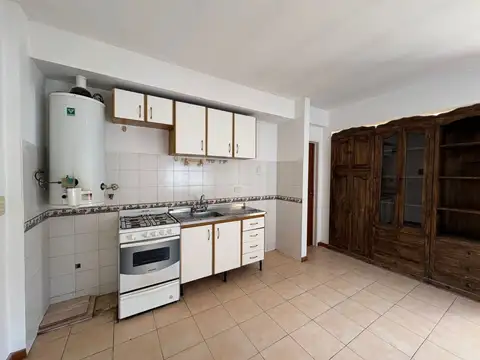 Arias 4800, Piso 2