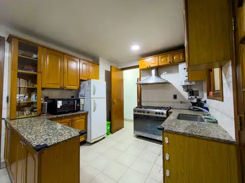 Venta Casa en PH 5 ambientes con cochera La Perla