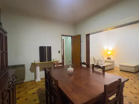 Venta Casa en PH 5 ambientes con cochera La Perla