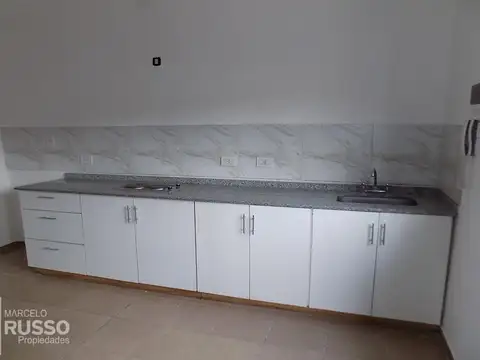 Departamento en Alquiler en Villa Santos Tesei, $ 650.000