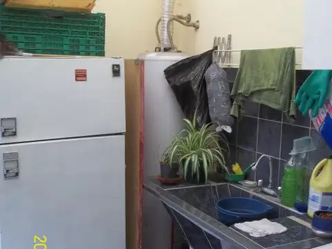 Casa 5 ambientes con 1 baño