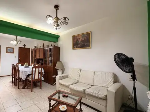 Venta Departamento Tres Dormitorios Bajas Expensas. Del Abasto Rosario