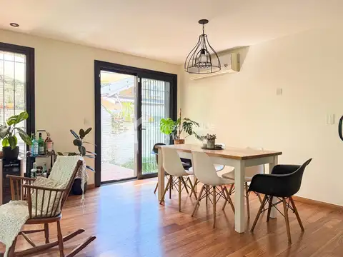 Casa 5 ambientes con 4 baños