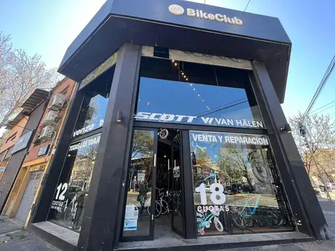 IMPORTANTE ESQUINA EN ALQUILER DE DOBLE ALTURA ZONA OUTLET