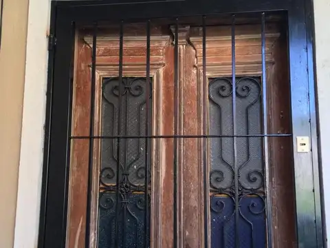 VENTA - CASA  4 AMBIENTES CON PILETA