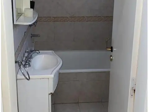 ALQUILER DE AMPLIO DPTO 3 AMBIENTES VILLA BALLESTER CENTRO