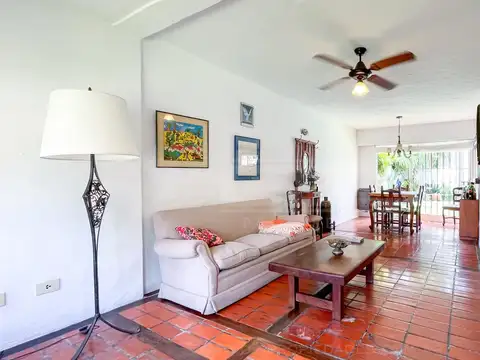 Depto Tipo Casa en Venta con 1 cocheras