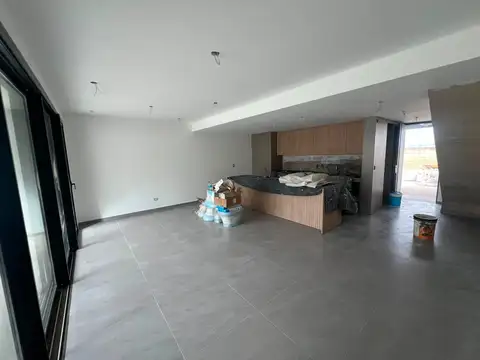 Depto Tipo Casa en Venta con 2 cocheras
