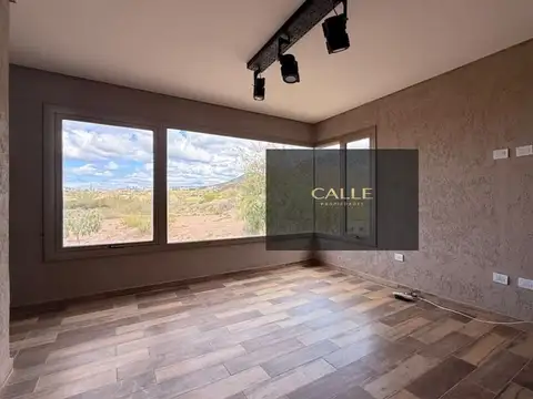 Casa 7 ambientes con 4 baños