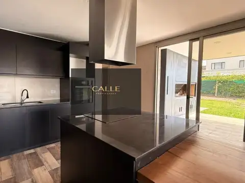 Casa en Alquiler al Norte