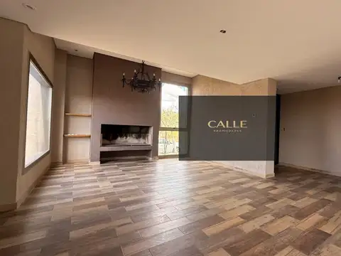 Casa en Alquiler de 4 dormitorios
