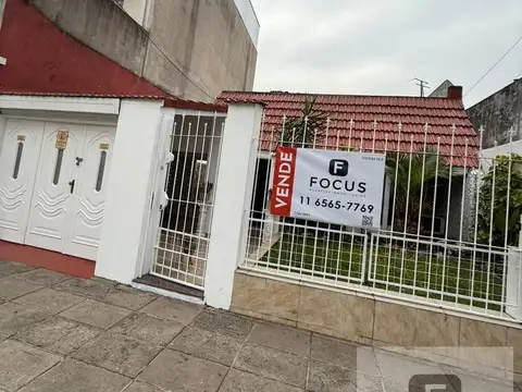Casa Lote propio con garage patios y terraza en Villa Lynch!