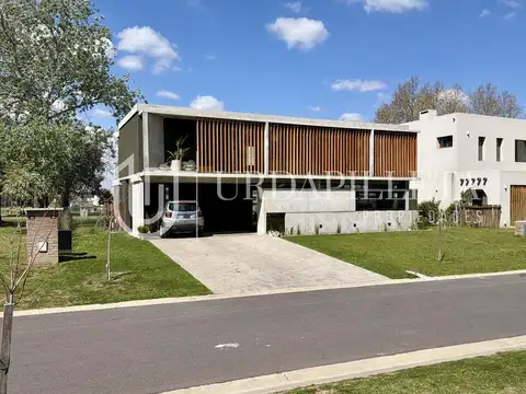 Casa en Venta en Manuel Alberti, USD 630.000