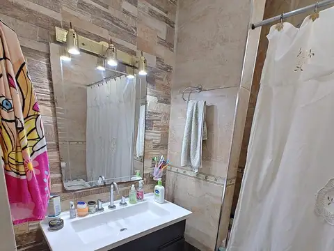Casa 5 ambientes con 1 baño