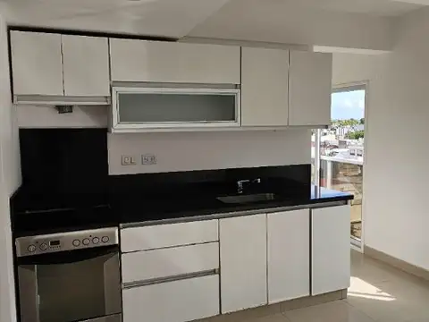 ALQUILER – EXCLUSIVO 3 AMBIENTES CON GRAN TERRAZA PROPIA + COCHERA –