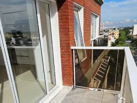 ALQUILER – EXCLUSIVO 3 AMBIENTES CON GRAN TERRAZA PROPIA + COCHERA –