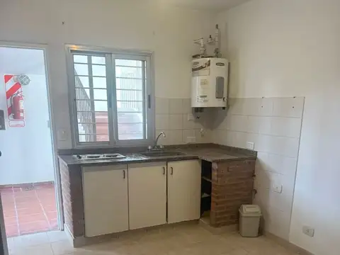 Depto Tipo Casa en Alquiler con 1 cocheras