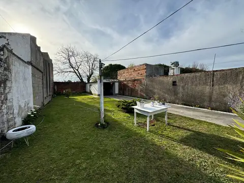 Casa 4 ambientes con 1 baño