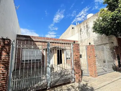 Casa - Venta - Argentina, Lanús - TUYUTI 1437