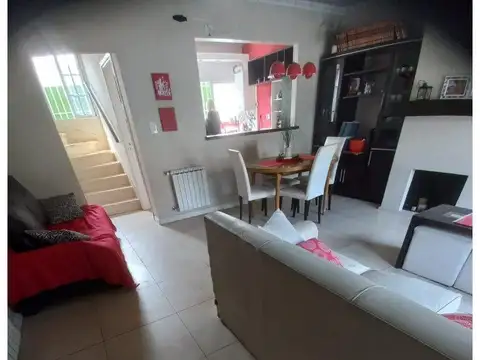 Casa 5 ambientes con 3 baños