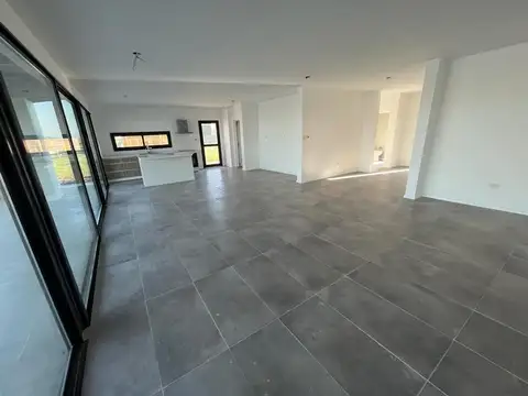 Casa a Estrenar en San Sebastián .-