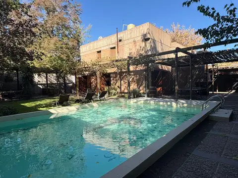 Casa en alquiler en Chacras de Coria 