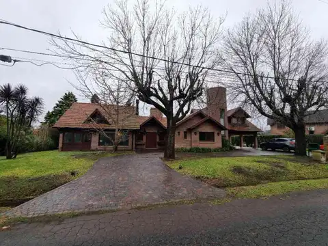 Chalet De 5 Ambientes En Country Banco Provincia - Apto Cred