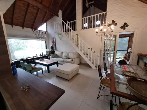 Casa 5 ambientes con 4 baños