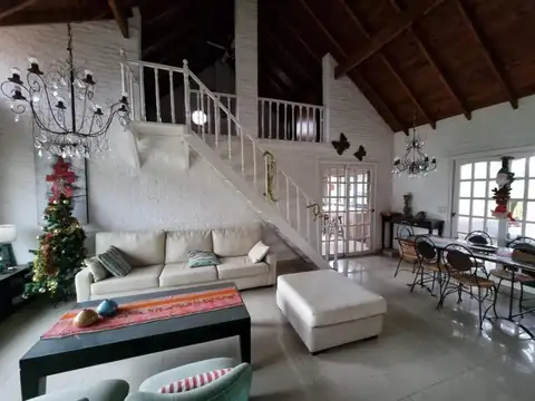 Chalet De 5 Ambientes En Country Banco Provincia - Apto Cred