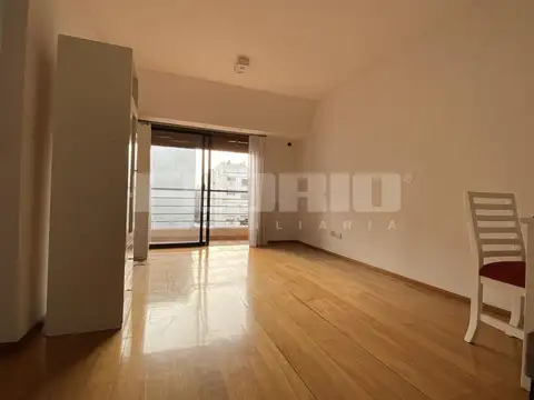 Departamento 2 ambientes con balcón en alquiler en Olivos