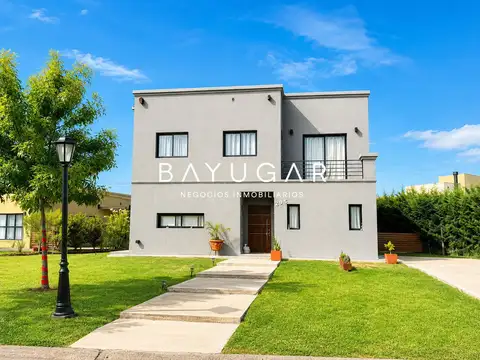 Casa en Alquiler de 4 dormitorios