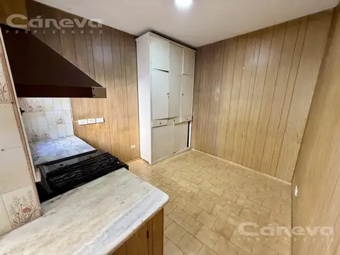 Departamento primer piso 4 amb patio y parrilla
