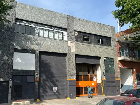 Venta Galpón Parque Avellaneda Doble salida 3300m2