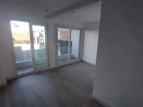 11 De Septiembre 2900, Piso 2