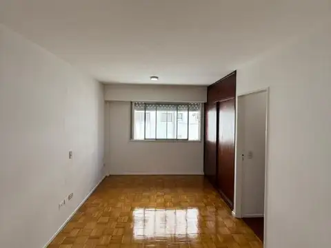 Alem 100, Piso 10