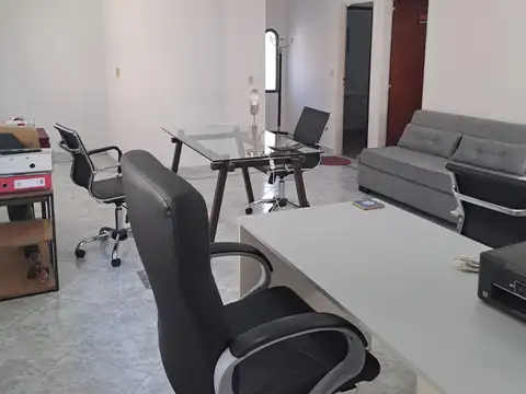 Oficina 2 ambientes con 1 baño