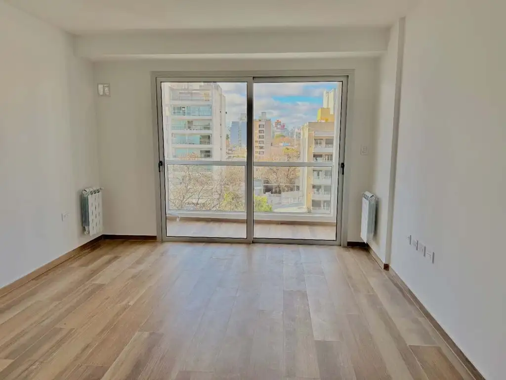 Avenida 38 entre 10 y 11 700