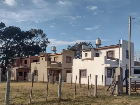 Casas en venta - 6 Dormitorios 6 Baños - 400Mts2 - Las Toninas